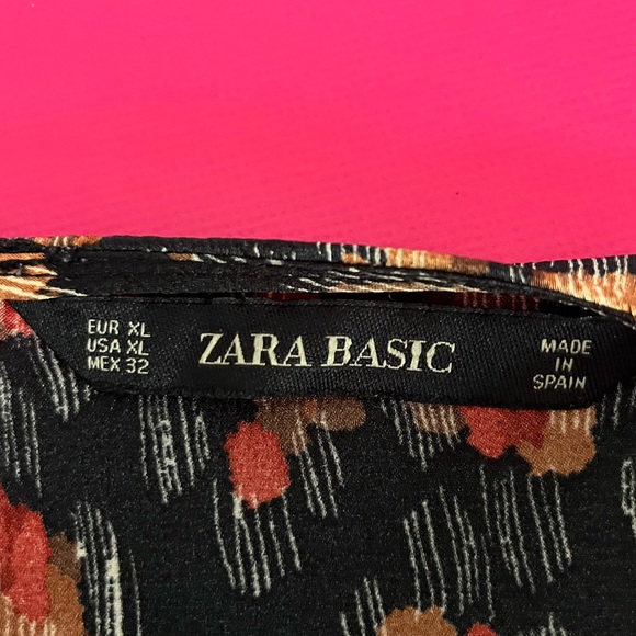 Zara Basics Top . Size XL . Fits L and XL . Fabric Doesn’t wrinkle. - Picture 6 of 6